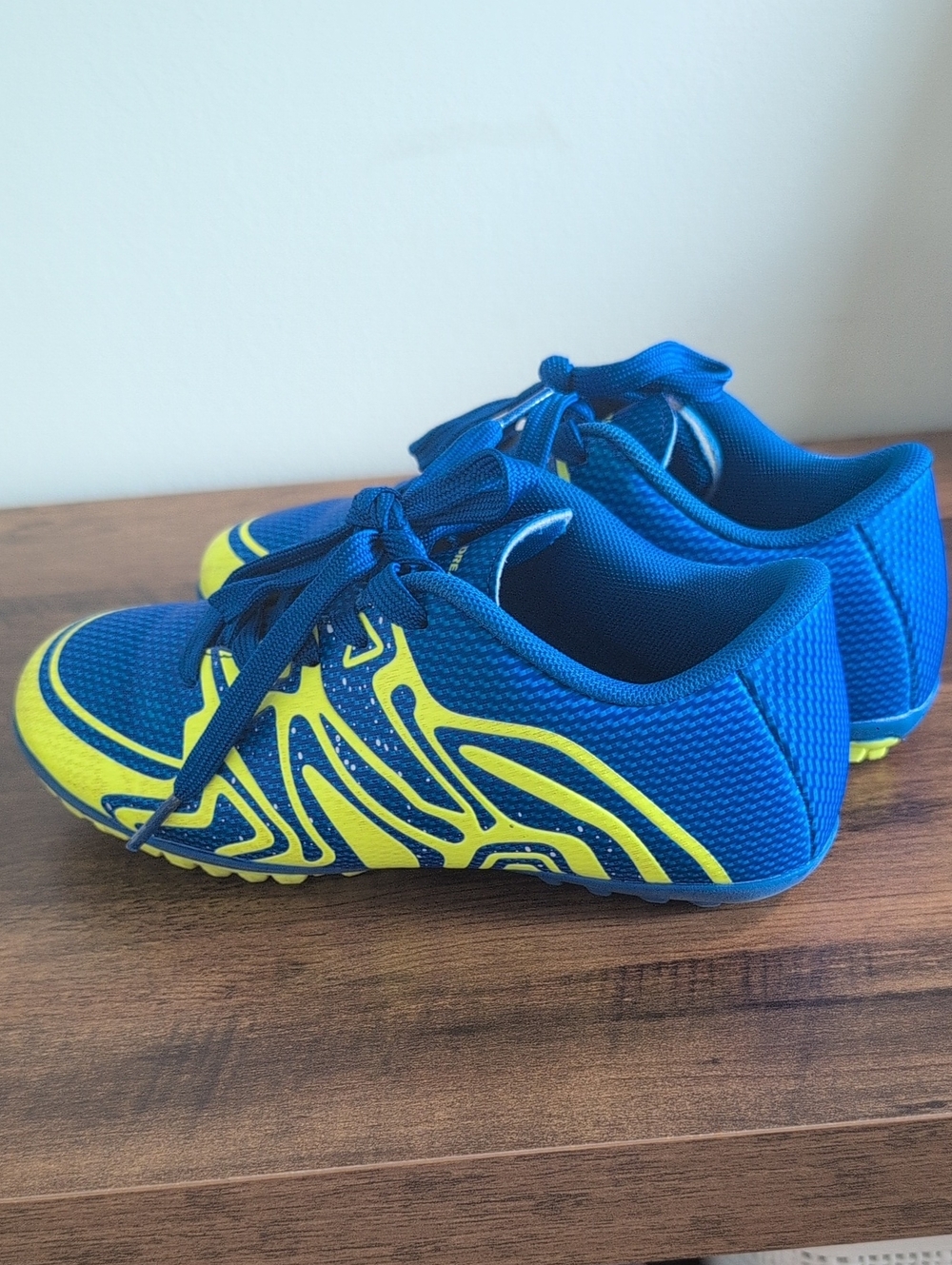 boys indoor soccer shoes